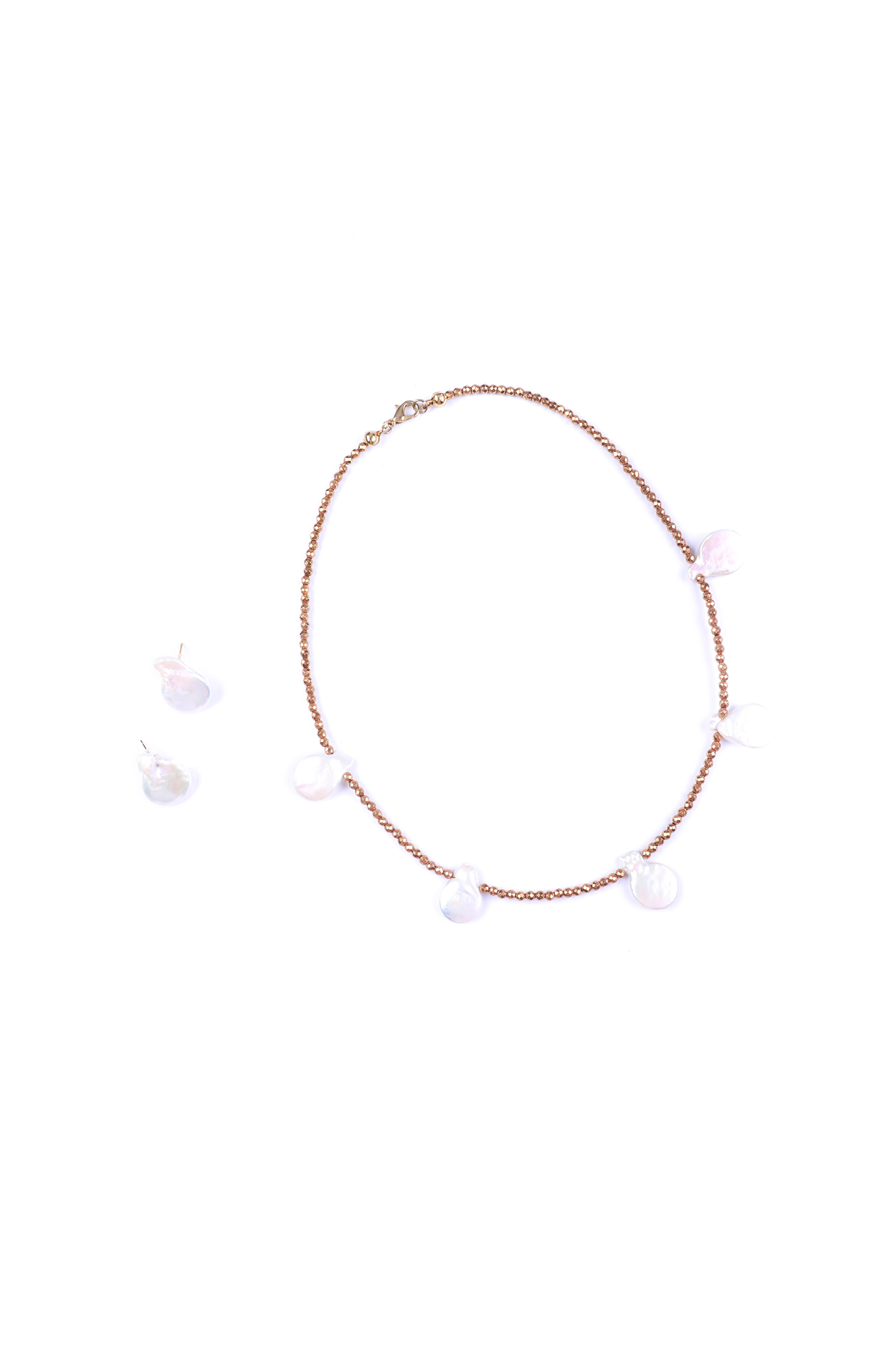 5 Perlas. Collar corto de Perla cultivada y Hematita