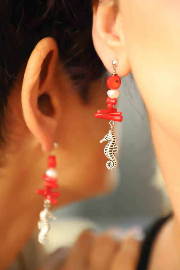 Alcione. Arete de Coral, Perla cultivada y Rodio